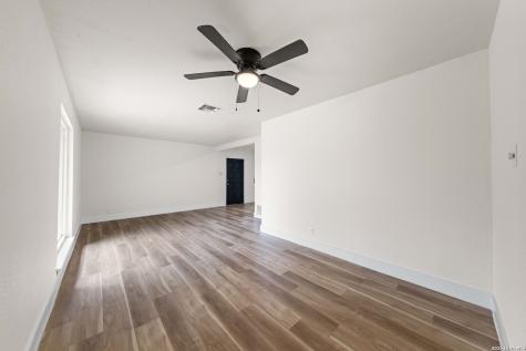 5914 Forest Mill San Antonio TX 78240