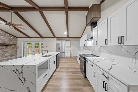 5914 Forest Mill San Antonio TX 78240
