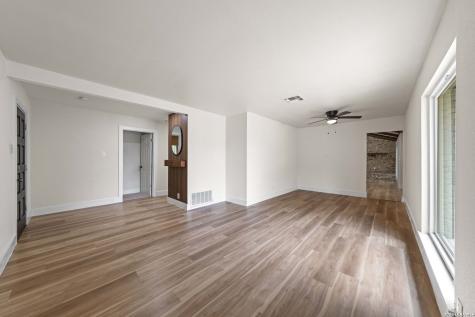 5914 Forest Mill San Antonio TX 78240