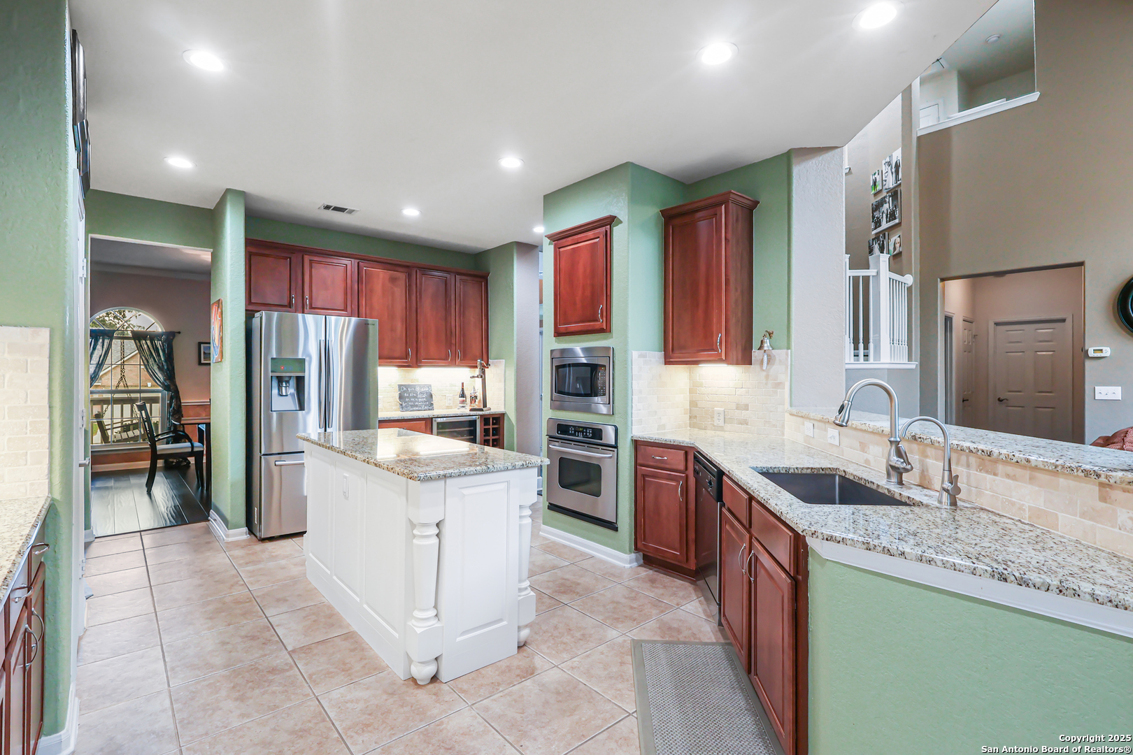 913 Desert Bluff San Antonio TX 78258