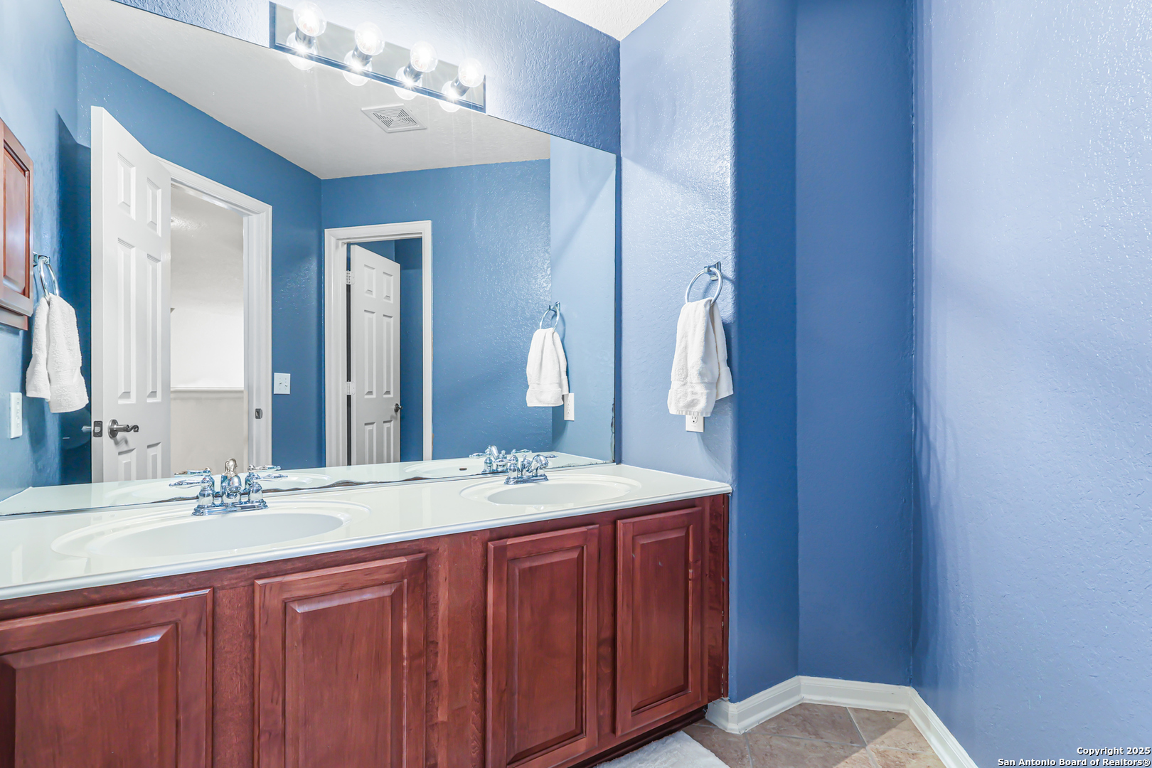 913 Desert Bluff San Antonio TX 78258
