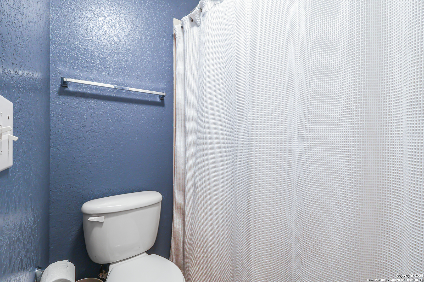 913 Desert Bluff San Antonio TX 78258