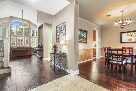 913 Desert Bluff San Antonio TX 78258