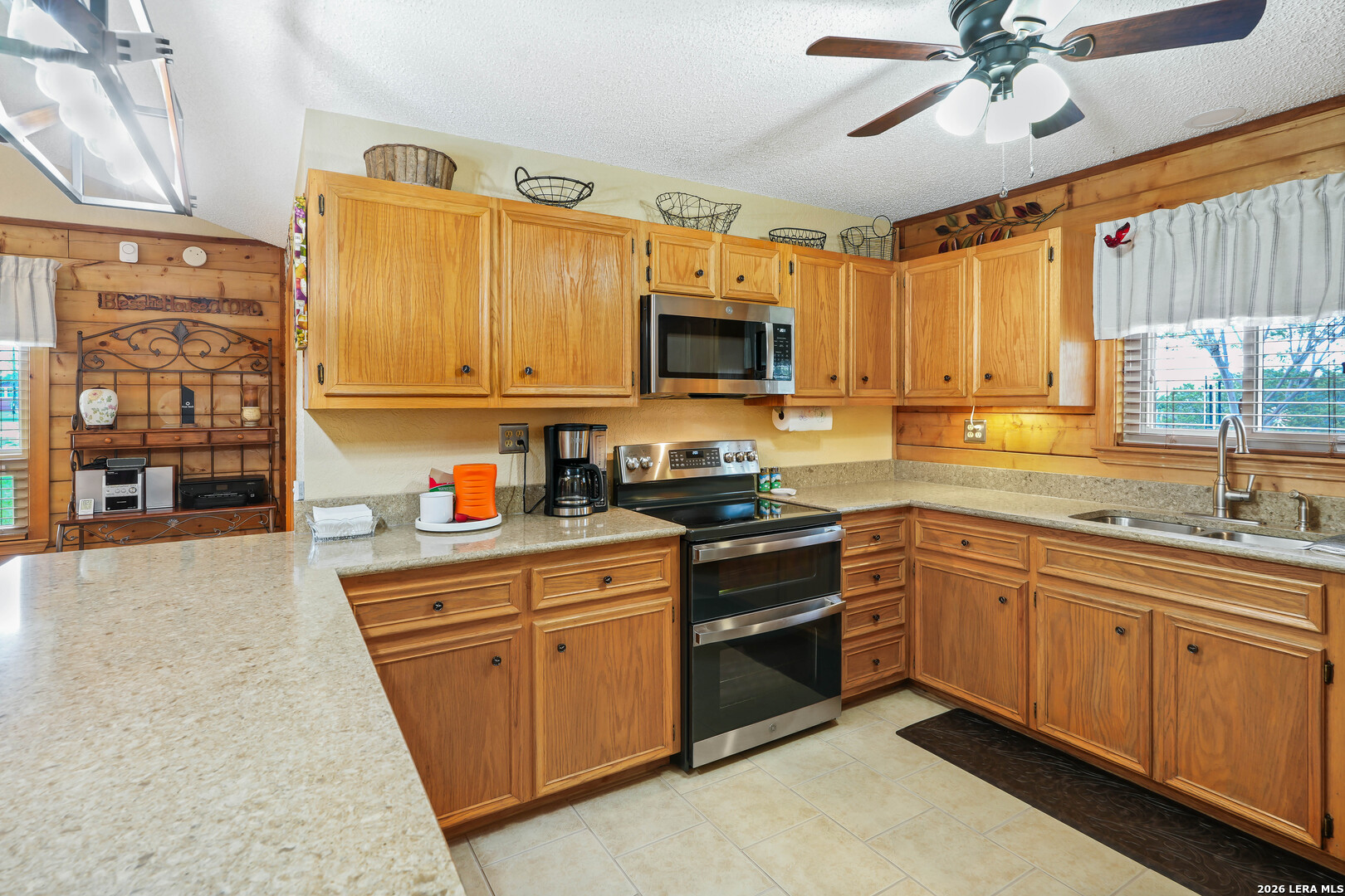 715 Old Orchard Bandera TX 78003