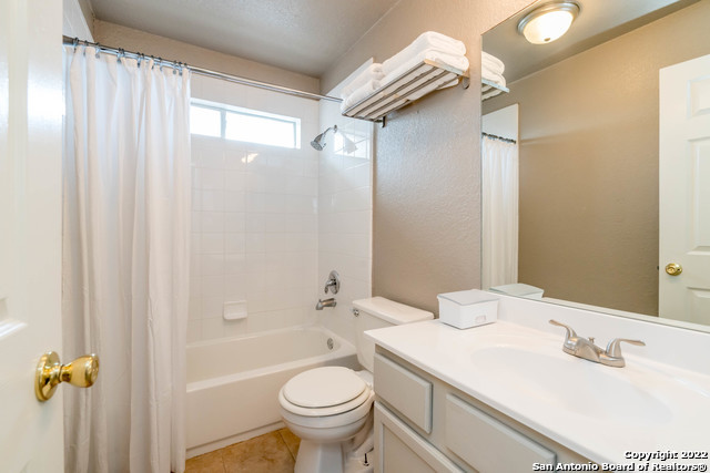 6703 Biscay Bay San Antonio TX 78249