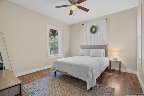 1726 Center San Antonio TX 78202