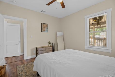 1726 Center San Antonio TX 78202