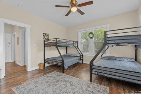 1726 Center San Antonio TX 78202
