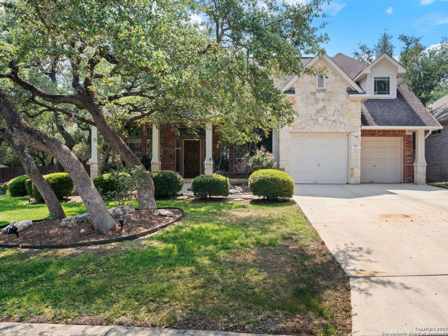 1527 Overlook Creek San Antonio TX 78260