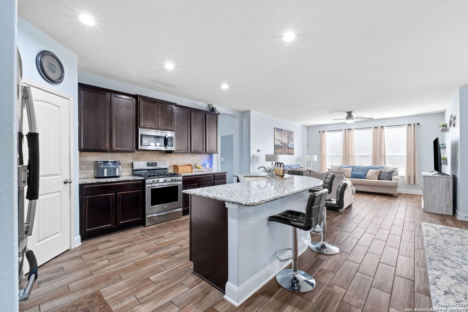 6048 Akin Song San Antonio TX 78261