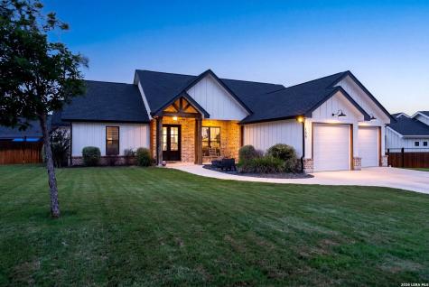 156 Woodbridge Drive La Vernia TX 78121