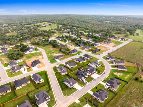 156 Woodbridge Drive La Vernia TX 78121