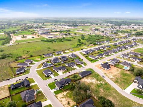 156 Woodbridge Drive La Vernia TX 78121