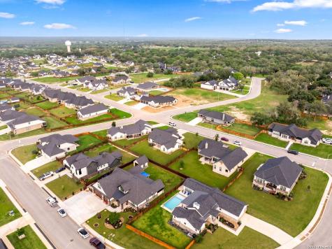 156 Woodbridge Drive La Vernia TX 78121