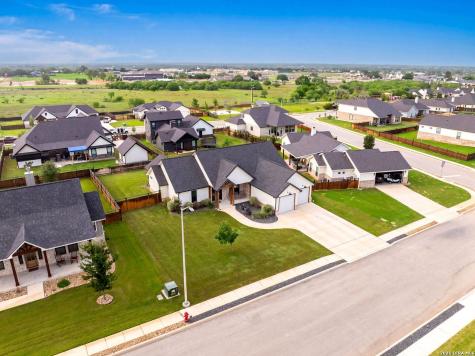 156 Woodbridge Drive La Vernia TX 78121