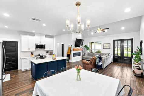 156 Woodbridge Drive La Vernia TX 78121