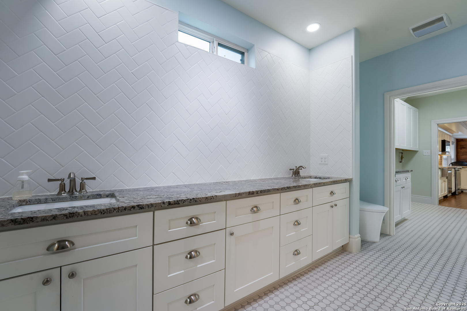 402 Elmhurst San Antonio TX 78209