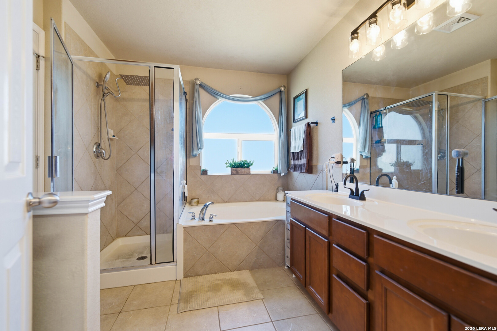 13805 Tivoli Gardens Live Oak TX 78233