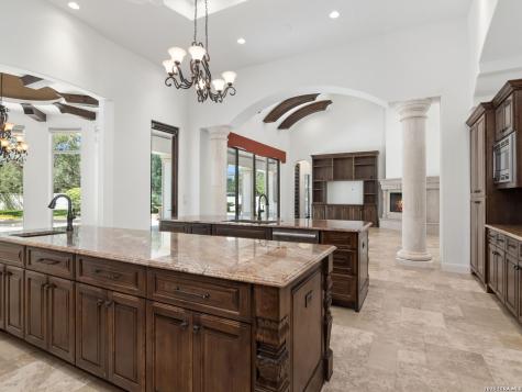 202 Wellesley Loop Shavano Park TX 78231