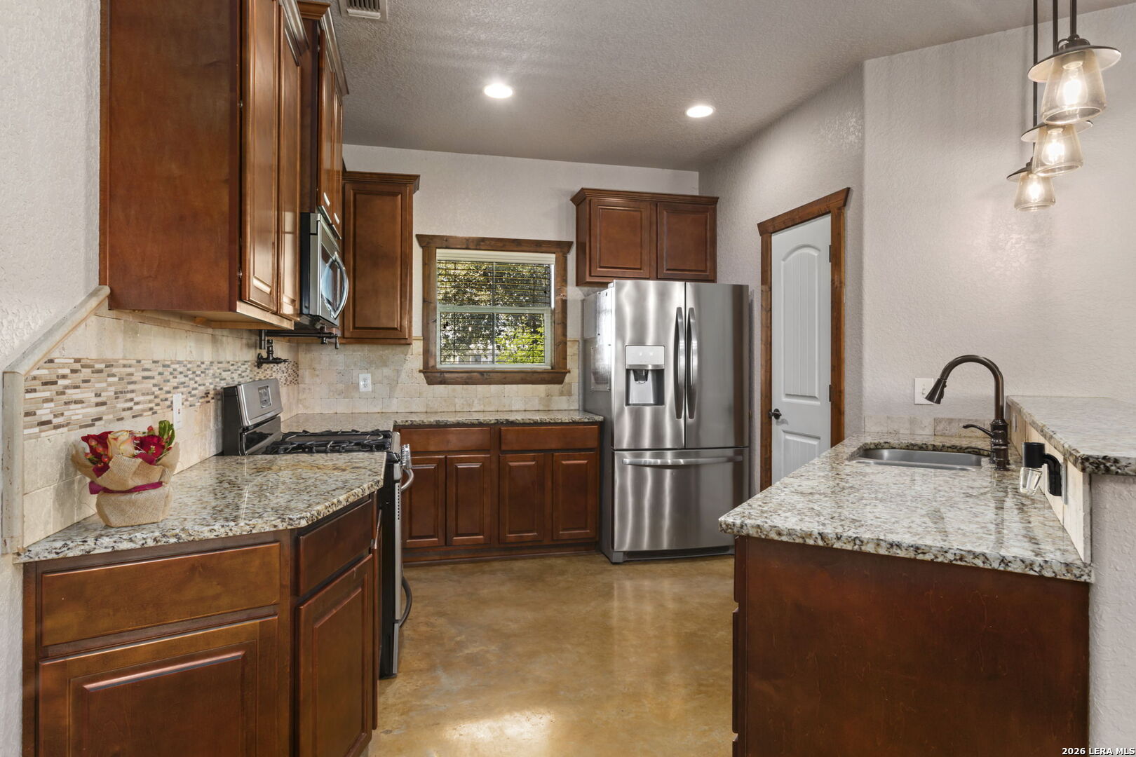 193 County Road 271 Rio Medina TX 78066