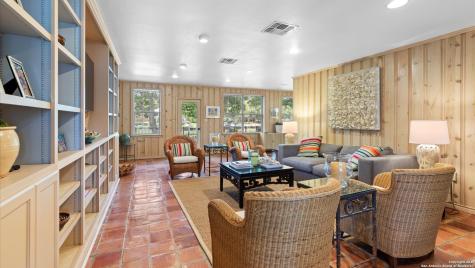 2323 Terminal Loop Mcqueeney TX 78123
