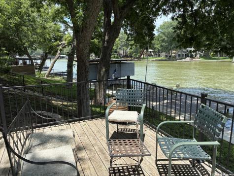 2323 Terminal Loop Mcqueeney TX 78123