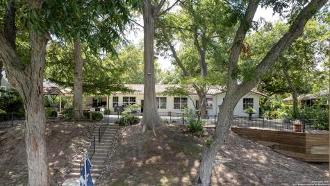 2323 Terminal Loop Mcqueeney TX 78123