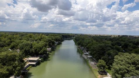 2323 Terminal Loop Mcqueeney TX 78123