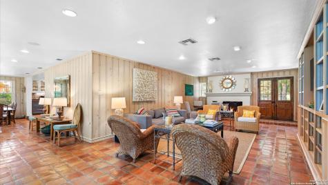 2323 Terminal Loop Mcqueeney TX 78123