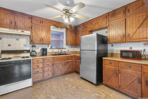 509 W County Road 678 Natalia TX 78059