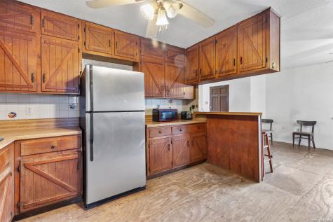 509 W County Road 678 Natalia TX 78059