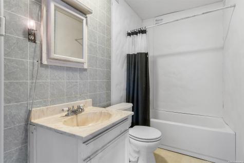 509 W County Road 678 Natalia TX 78059