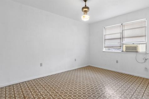 509 W County Road 678 Natalia TX 78059