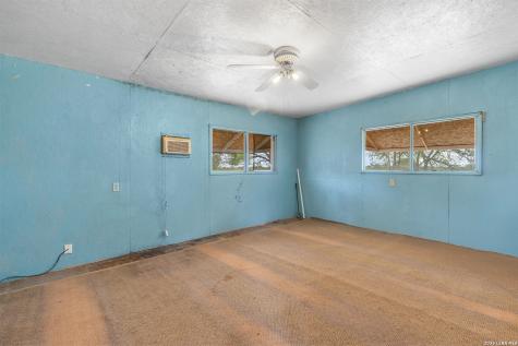 509 W County Road 678 Natalia TX 78059