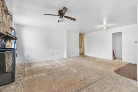 509 W County Road 678 Natalia TX 78059
