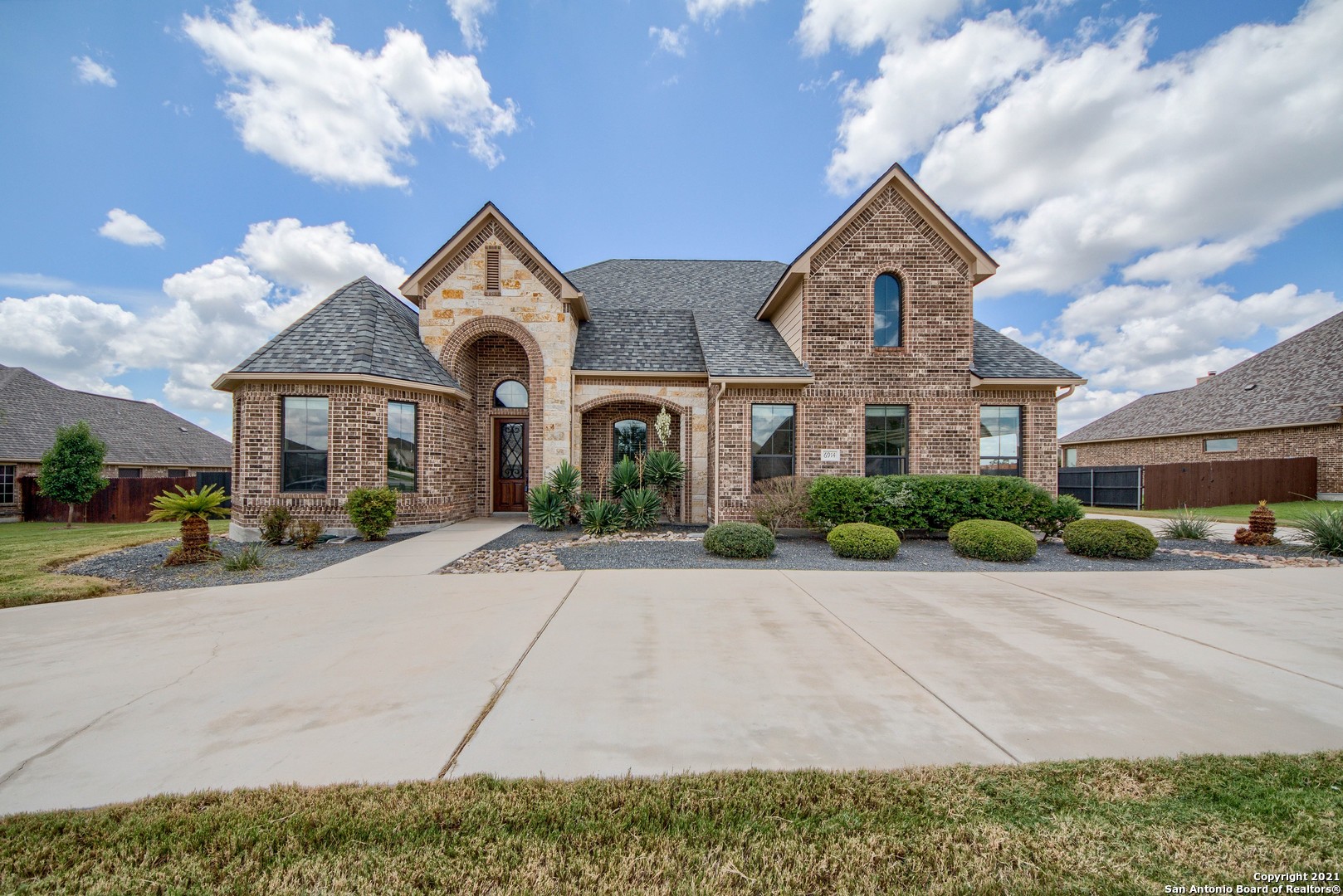 6914 Hallie Heights Schertz TX 78154