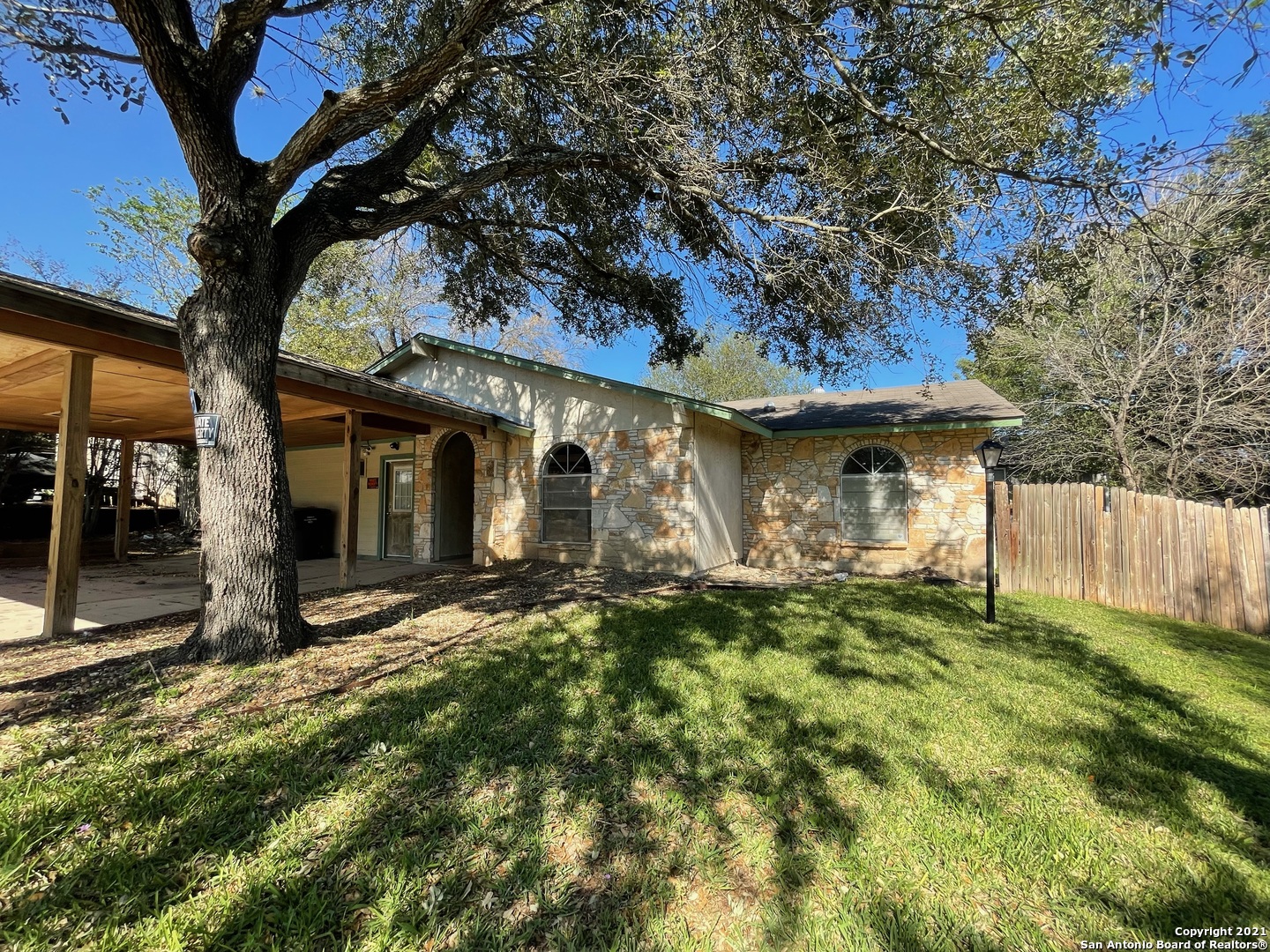 5822 Champions Hill Drive San Antonio TX 78233