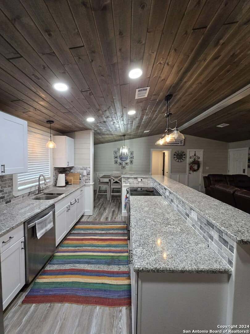 464 Jim Davis Place Leakey TX 78873