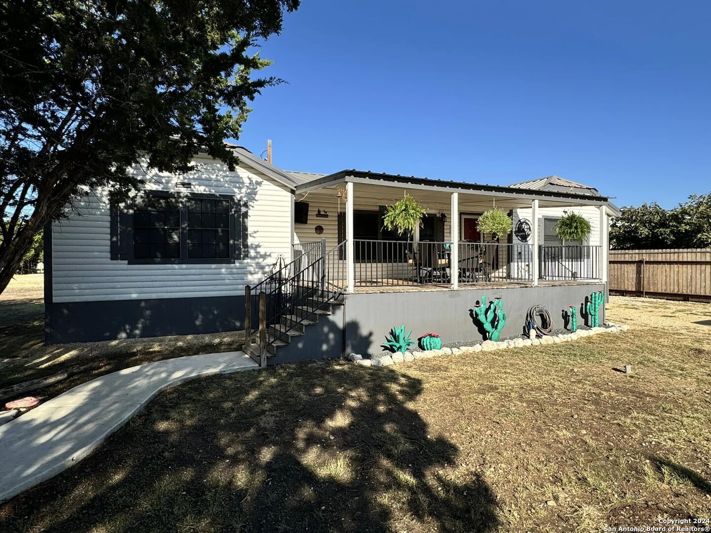 464 Jim Davis Place Leakey TX 78873