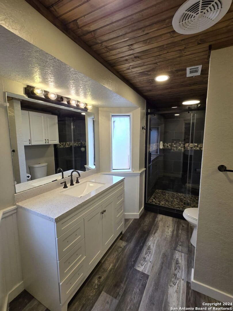 464 Jim Davis Place Leakey TX 78873