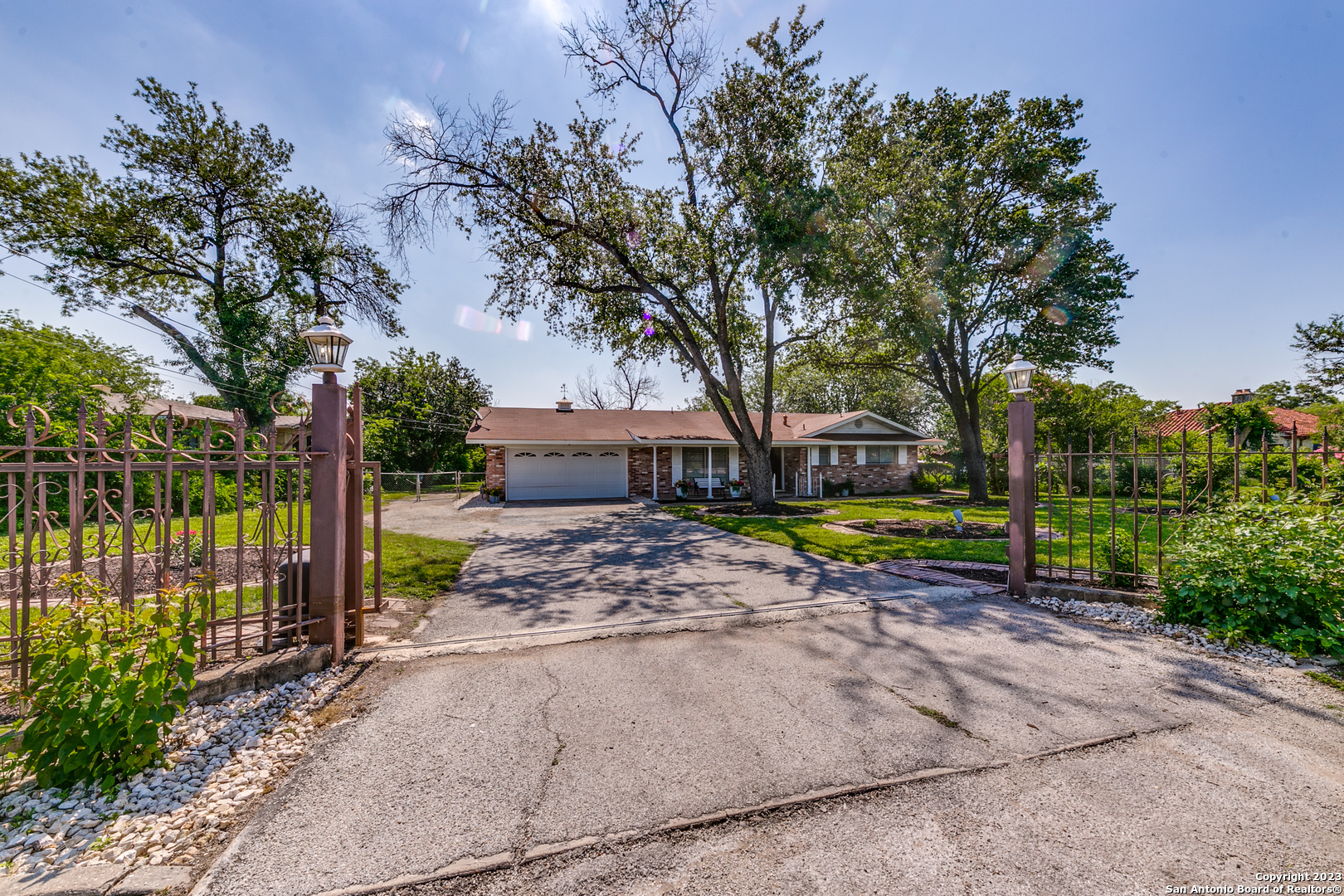 166 W Ligustrum Drive San Antonio TX 78228