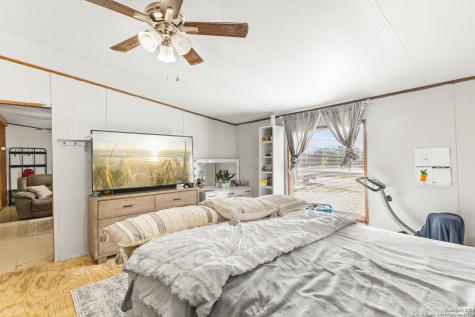 1118 32nd Hondo TX 78861