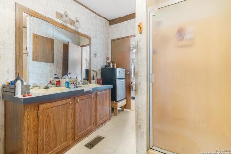 1118 32nd Hondo TX 78861