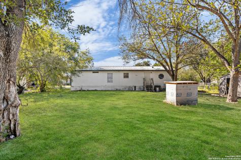 1118 32nd Hondo TX 78861