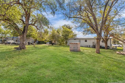 1118 32nd Hondo TX 78861