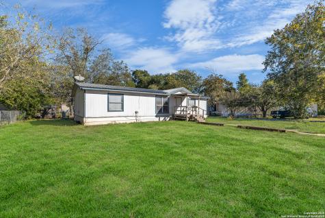 1118 32nd Hondo TX 78861