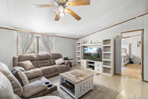 1118 32nd Hondo TX 78861
