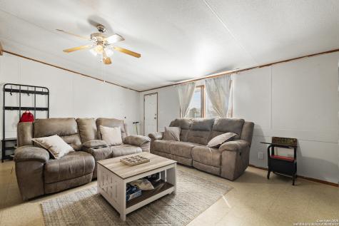 1118 32nd Hondo TX 78861