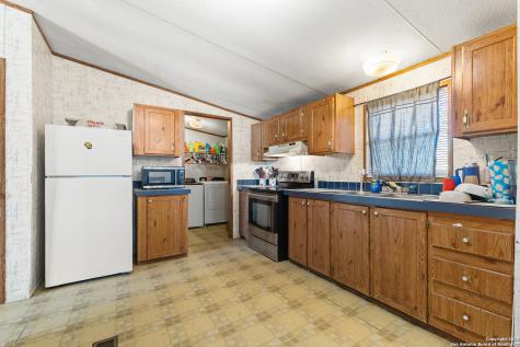 1118 32nd Hondo TX 78861