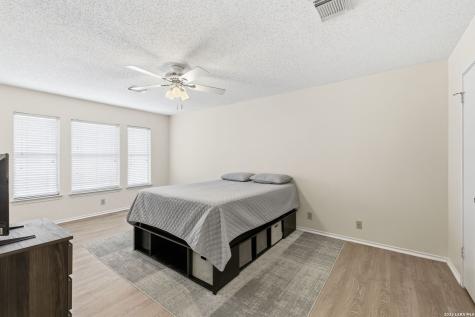 5506 Kenton Bluff San Antonio TX 78240